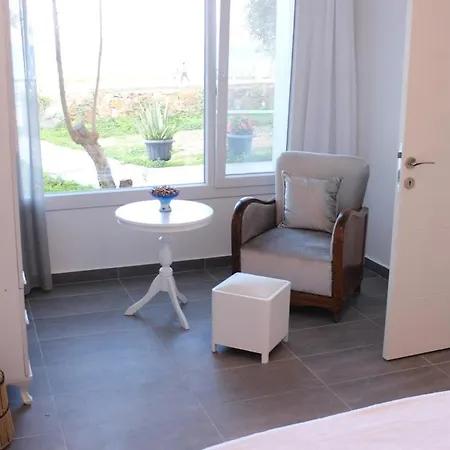Apartament Karya Is 50 Meters From The *