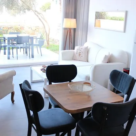 Apartment Karya Is 50 Meters From The Bodrum