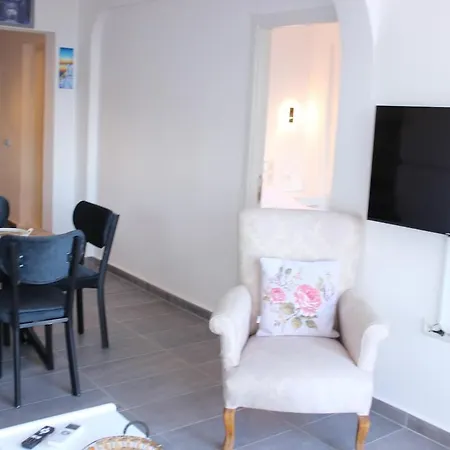 Karya Is 50 Meters From The Διαμέρισμα