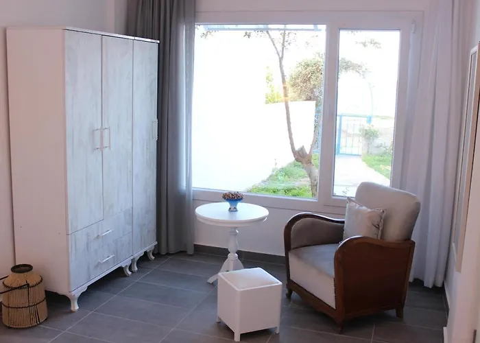 Karya Is 50 Meters From The Apartment *