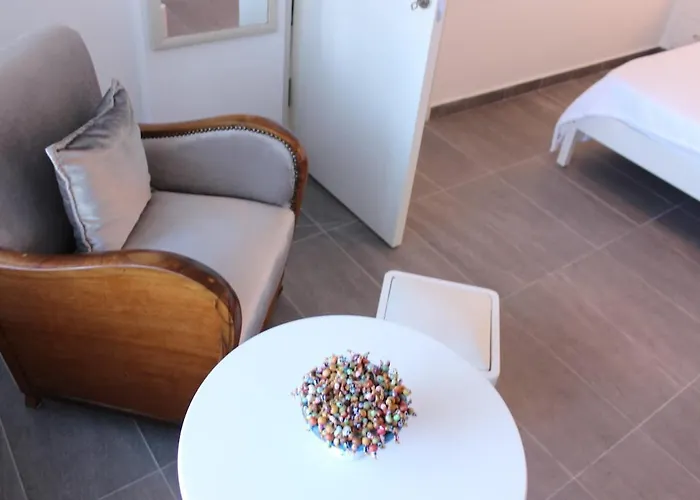 Karya Is 50 Meters From The Apartment *